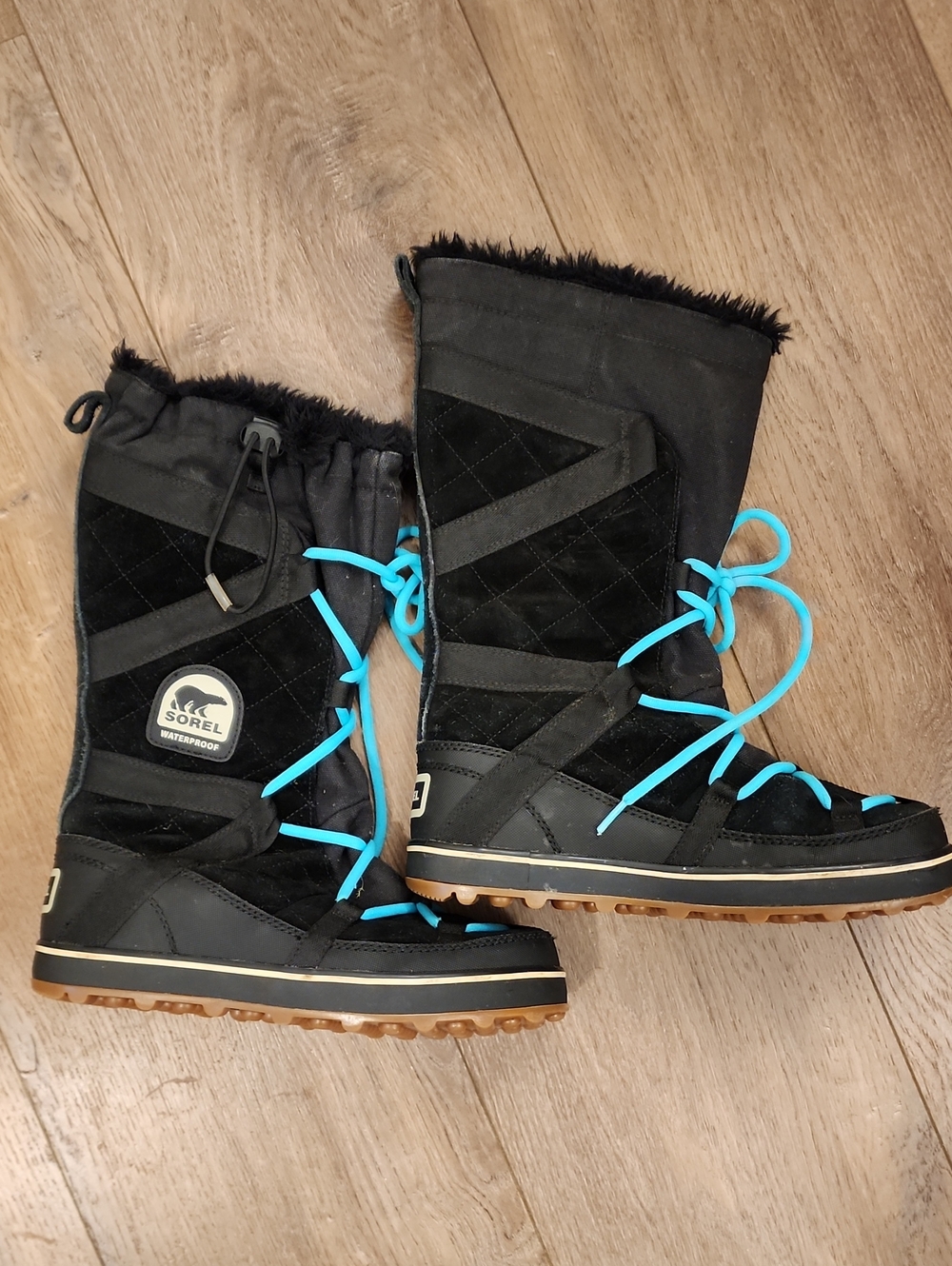 Sorel Glacy Explorer Boots Black Turquoise Laces Faux Fur Waterproof size 8.5